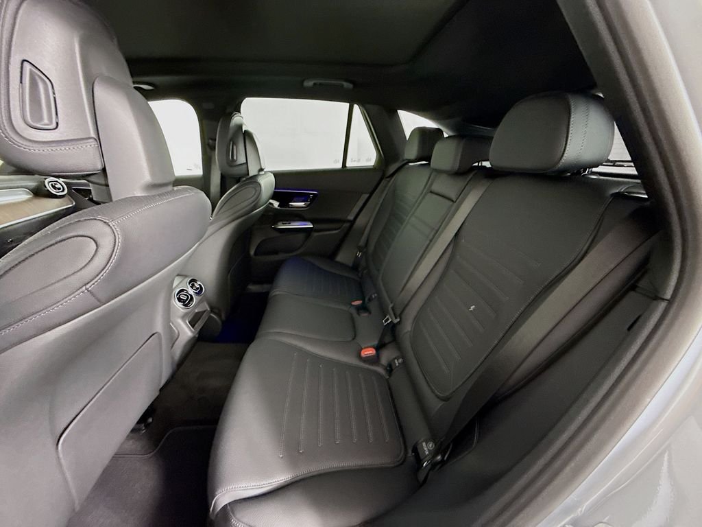 Used 2026 Silver Mercedes-Benz GLC 300 image 21