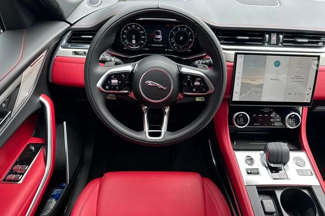 2026 Jaguar F-Pace R-Dynamic S - Photo 13