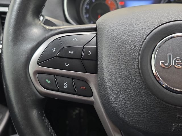 Used 2019 Diamond Black Crystal Pearlcoat Jeep Limited image 16