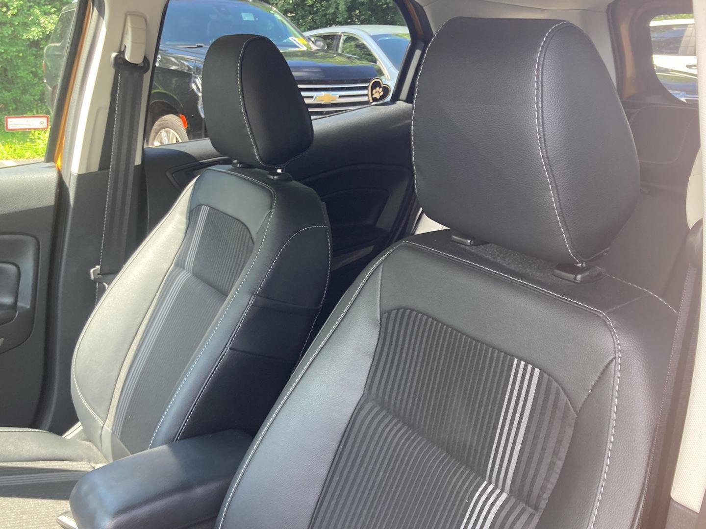 Used 2022 Luxe Yellow Ford SES image 22