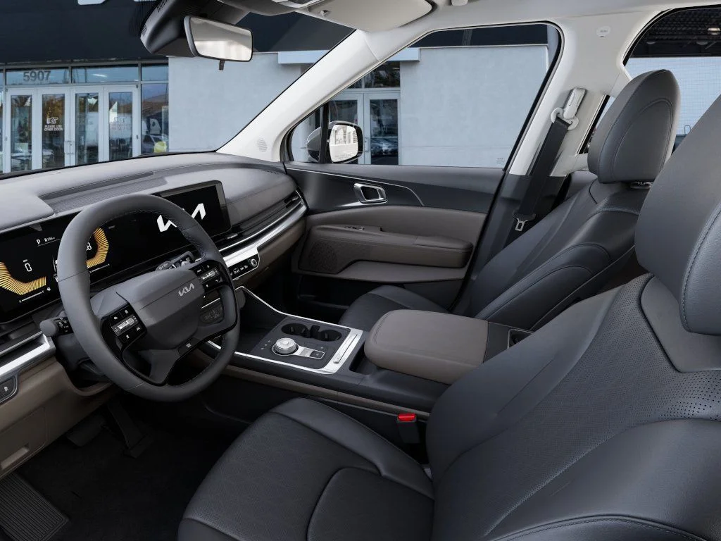 New 2027 White Kia LXS image 17