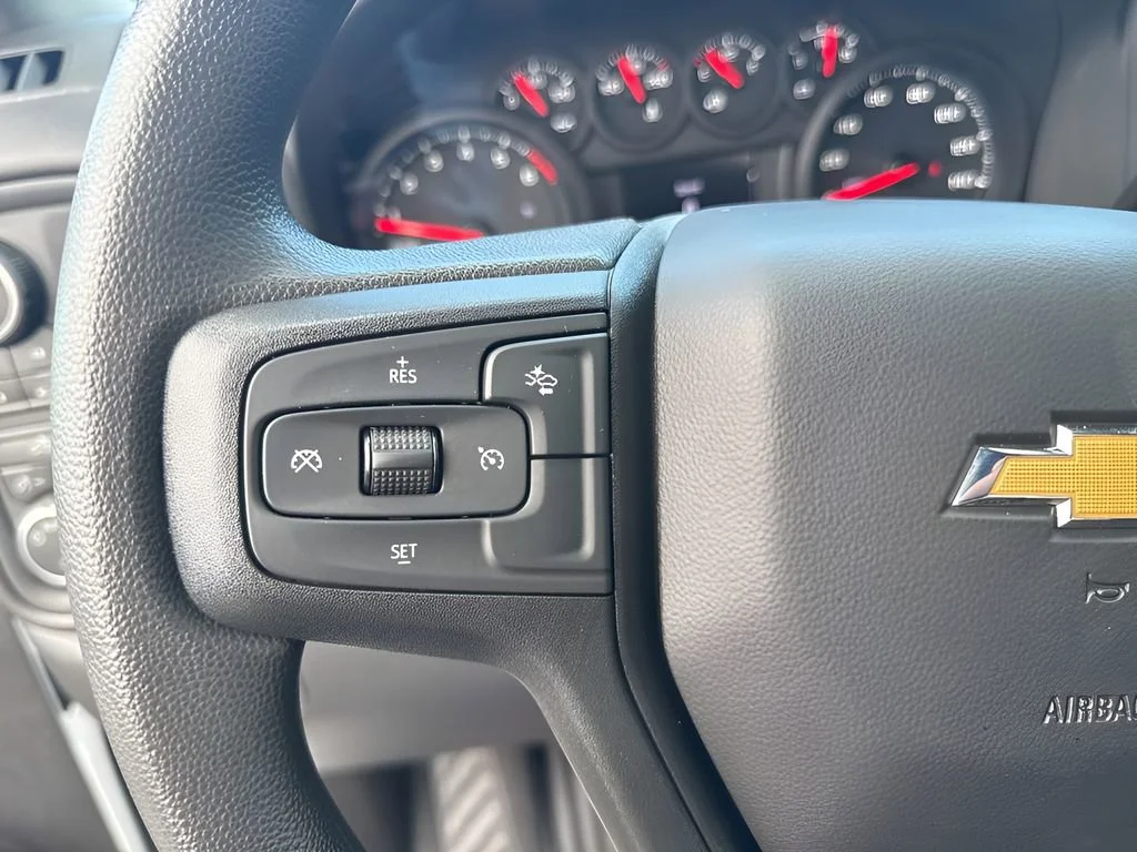 Used 2025 Summit White Chevrolet Custom image 21