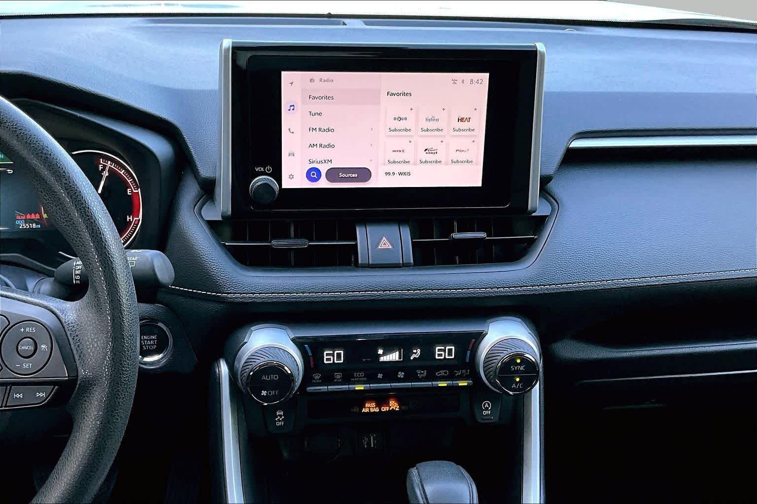Used 2025 Ice Cap Toyota XLE image 7