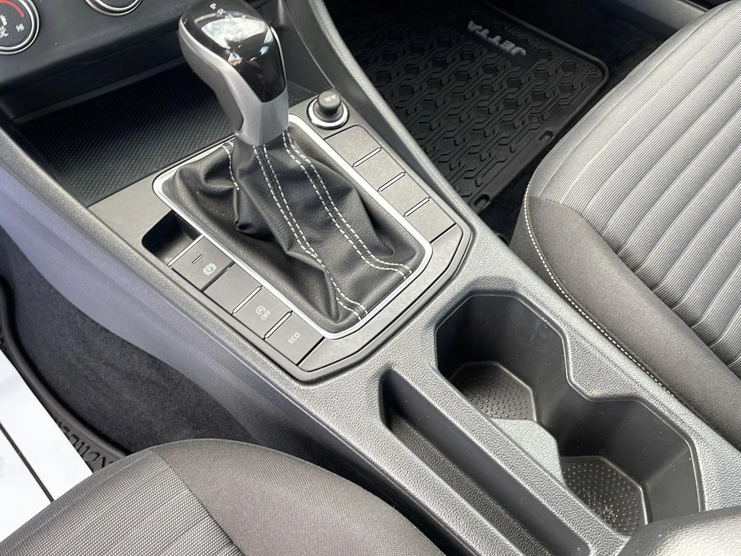 Used 2022 Platinum Gray Metallic Volkswagen S image 17