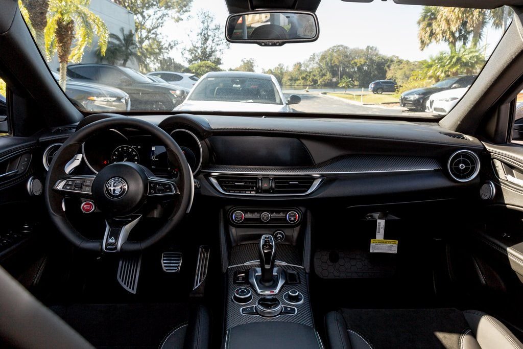 2024 Alfa Romeo Stelvio Quadrifoglio - Photo 29