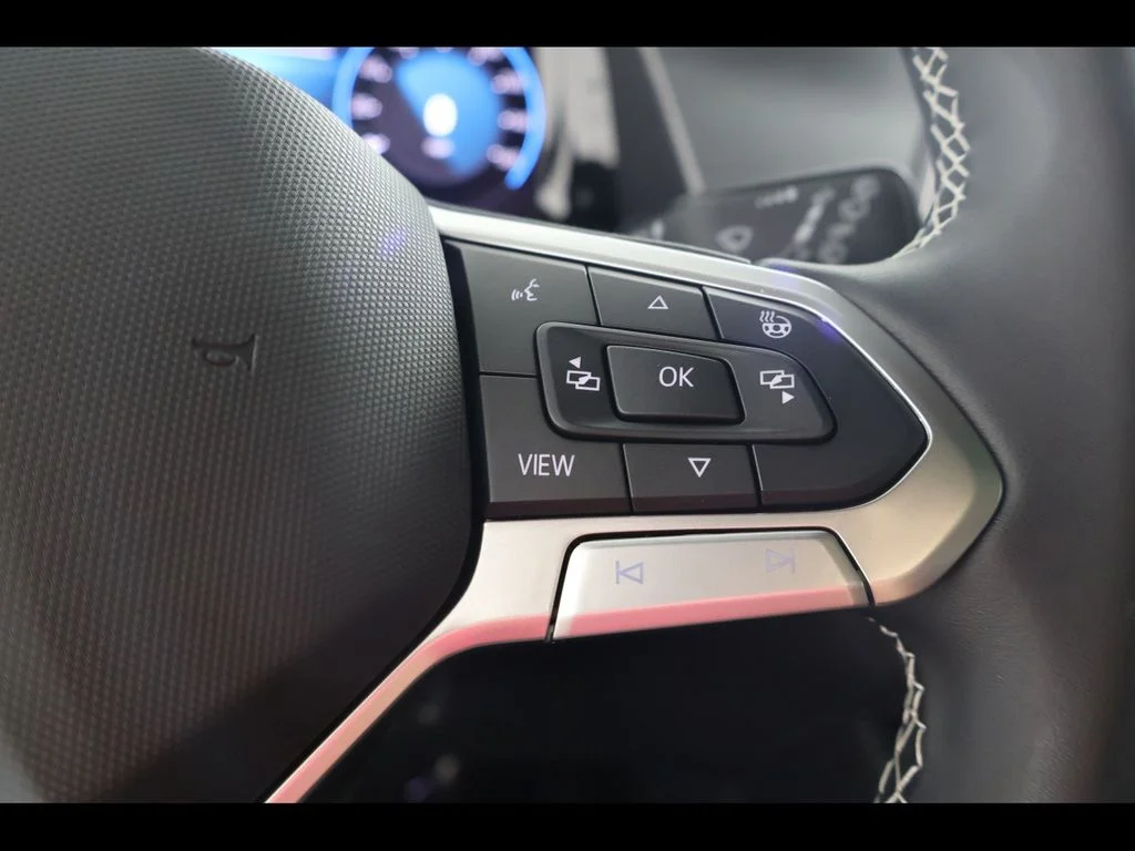 New 2026 Black Volkswagen 2.0T SE w/Technology image 23