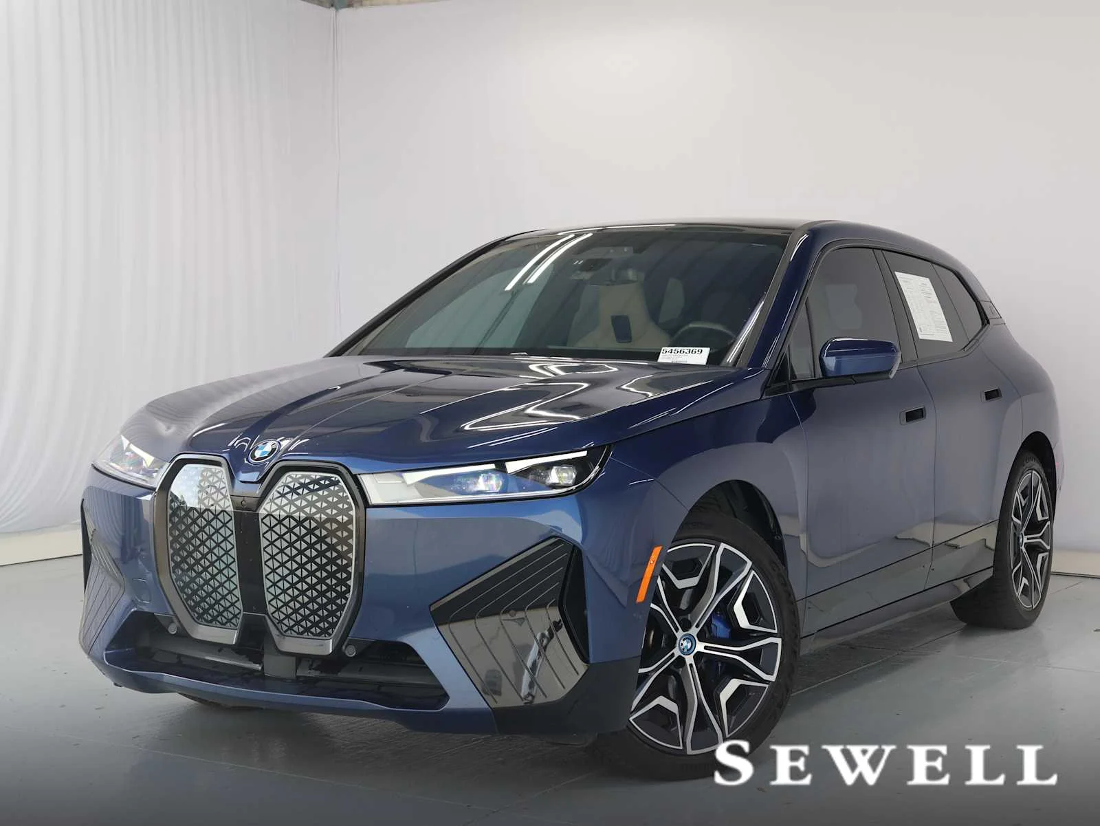 2024 BMW iX xDrive50's photo