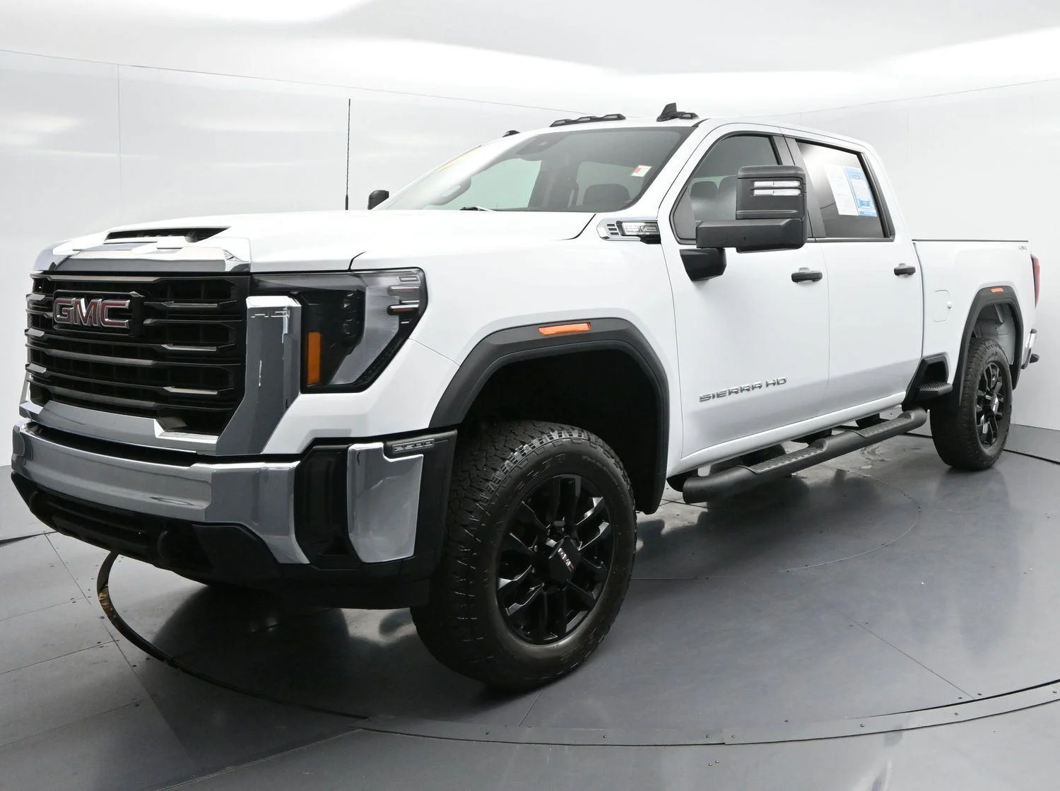 Used 2025 Summit White GMC Pro image 3