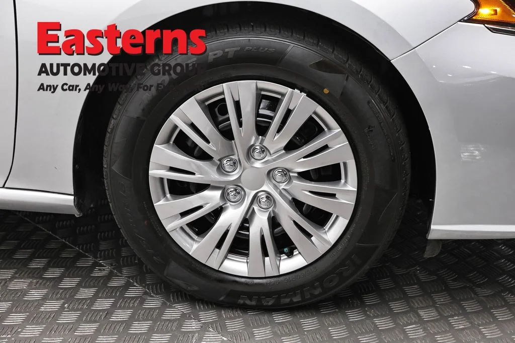Used 2023 Silver Nissan 2.5 S image 30