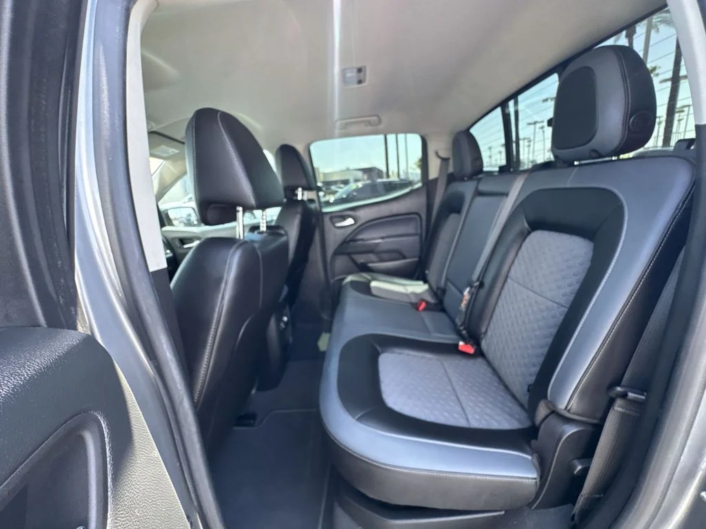 Used 2022 Gray Chevrolet Z71 image 25