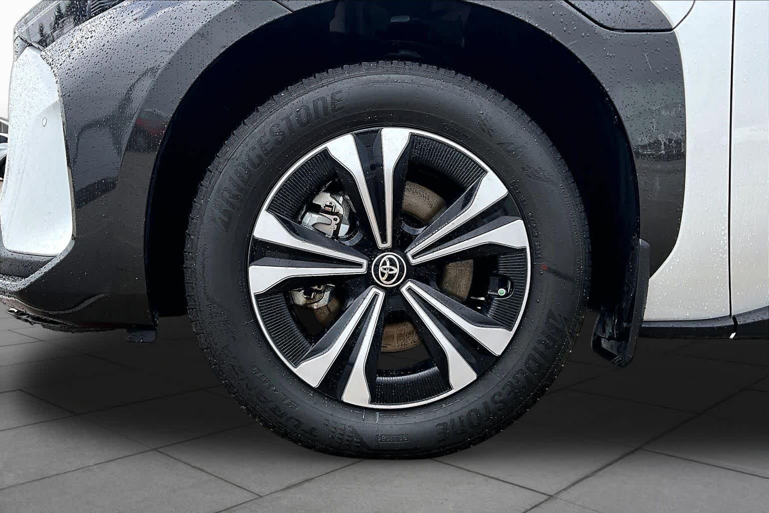 Used 2024 Wind Chill Pearl Toyota XLE image 10
