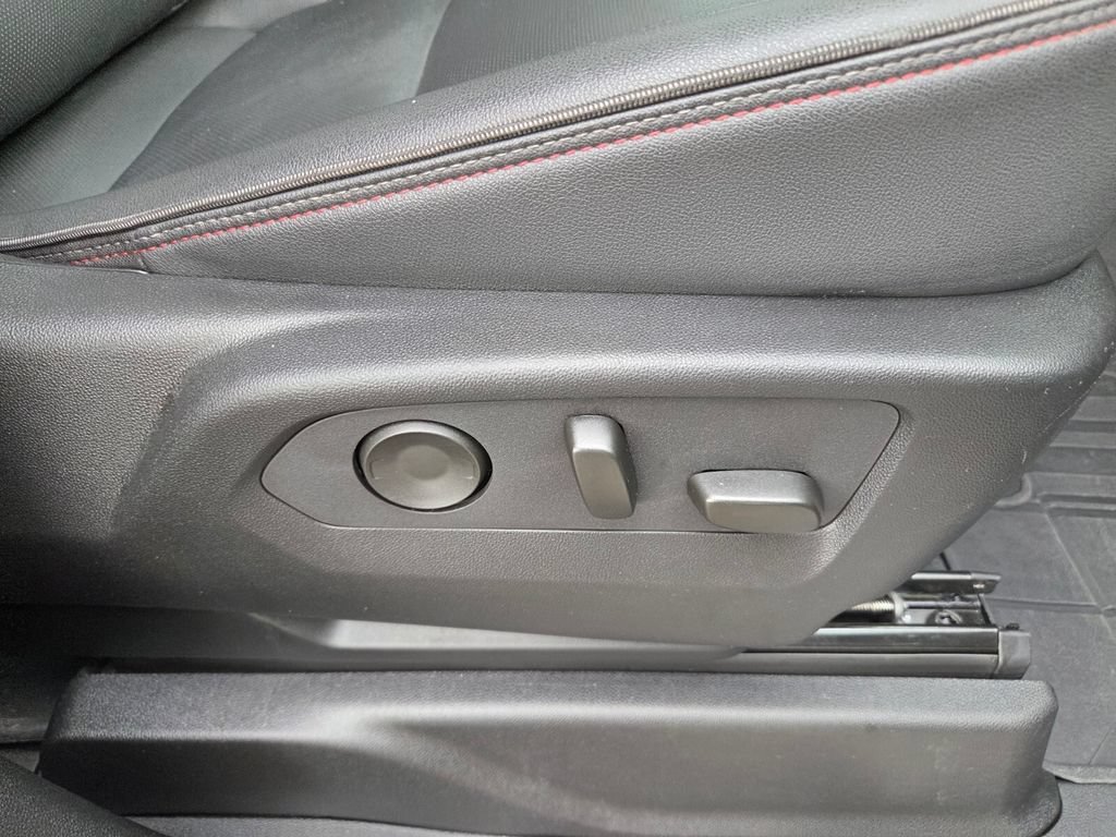 2024 Chevrolet Suburban RST - Photo 19