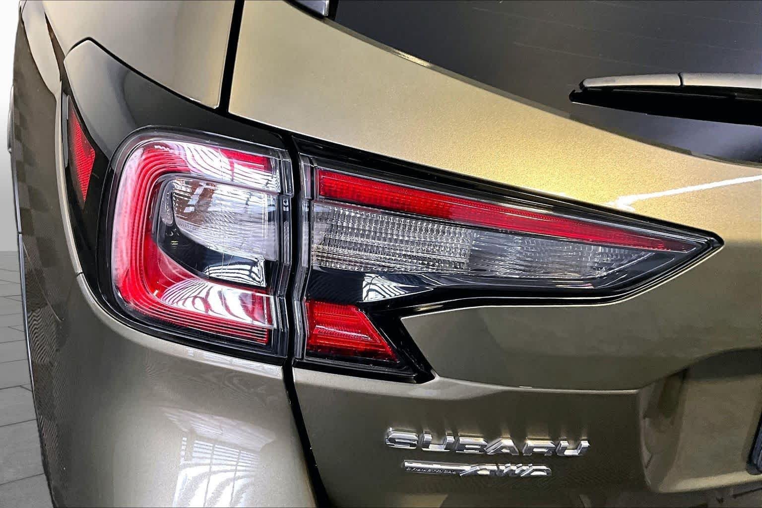 Used 2022 Autumn Green Metallic Subaru Premium image 28