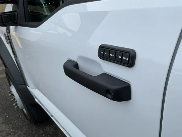 New 2026 Oxford White Ford XL image 8