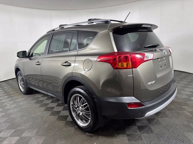 Used 2015 Pyrite Mica Toyota Limited image 6