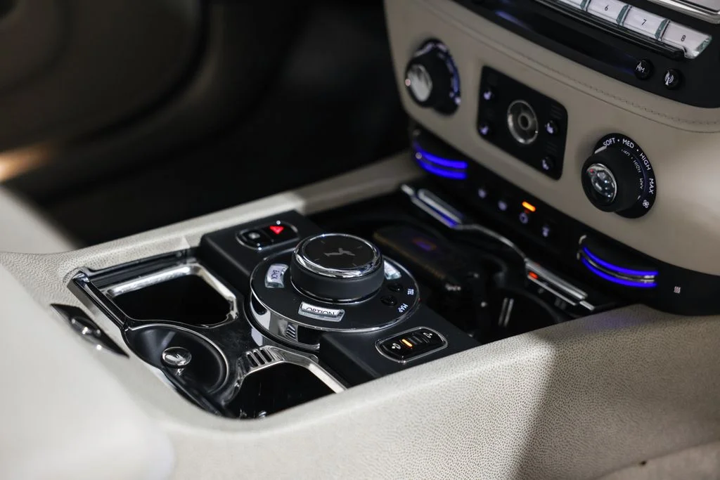 Used 2014 White Rolls-Royce Base image 25