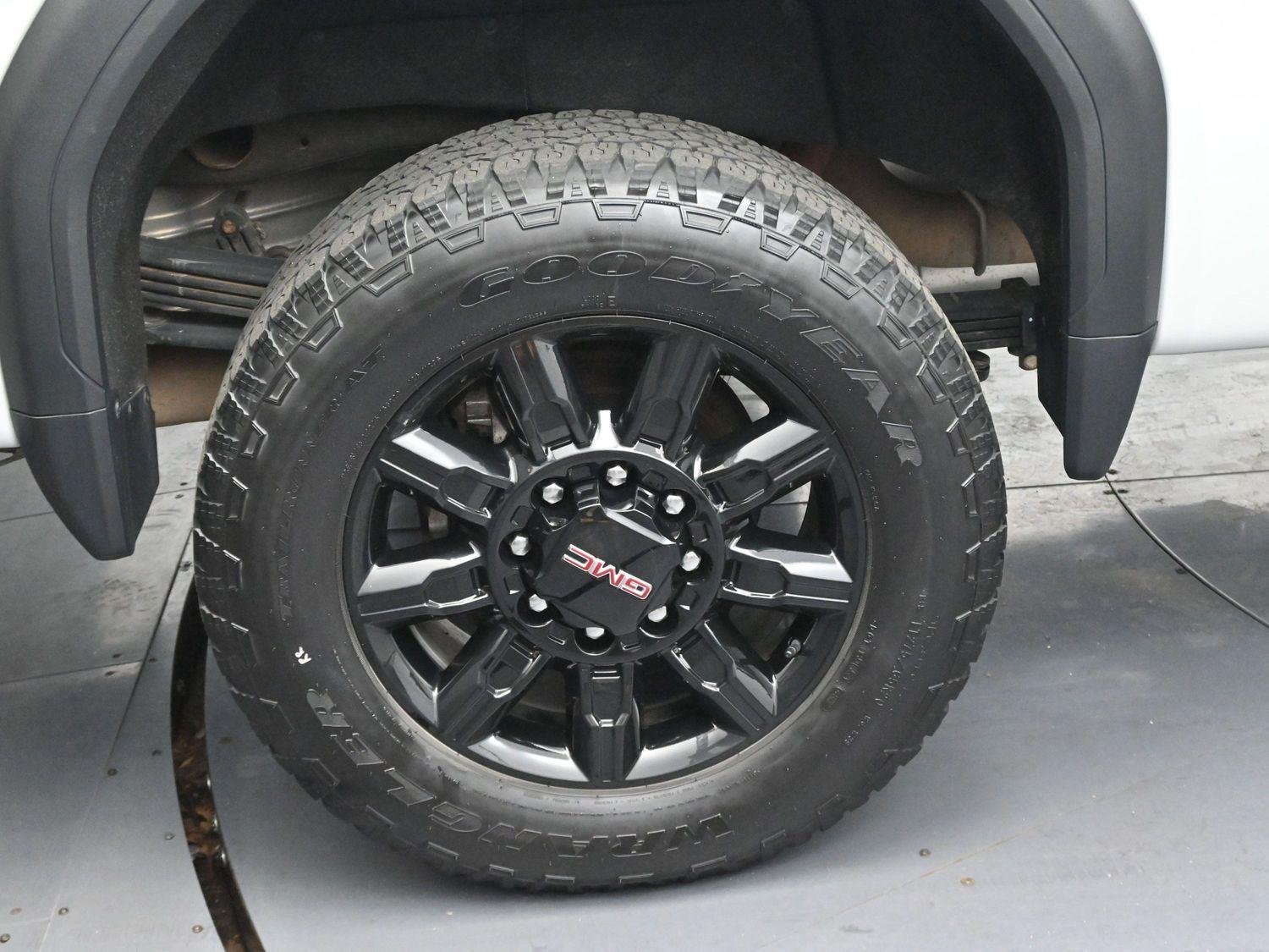 Used 2024 Summit White GMC AT4 image 35