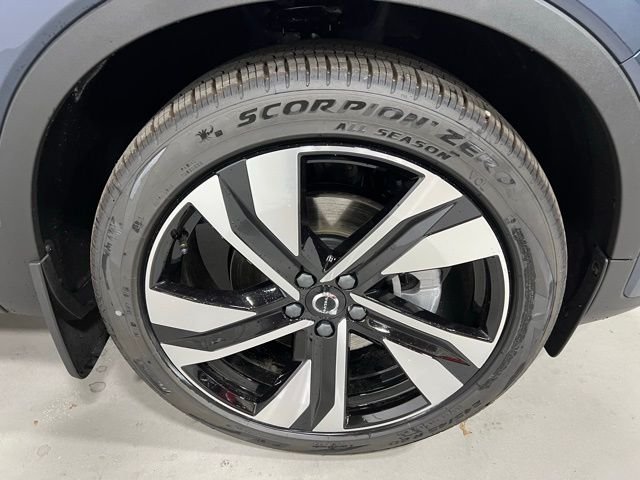 2026 Volvo XC40 Ultra - Photo 11