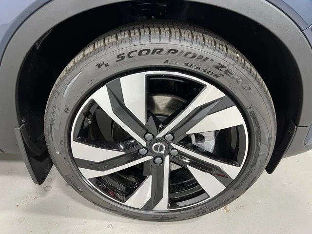 2026 Volvo XC40 Ultra - Photo 11