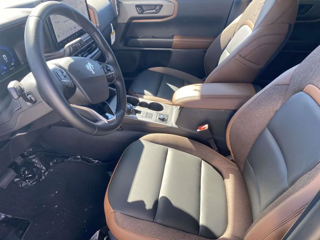 New 2025 Shadow Black Ford Outer Banks® image 10