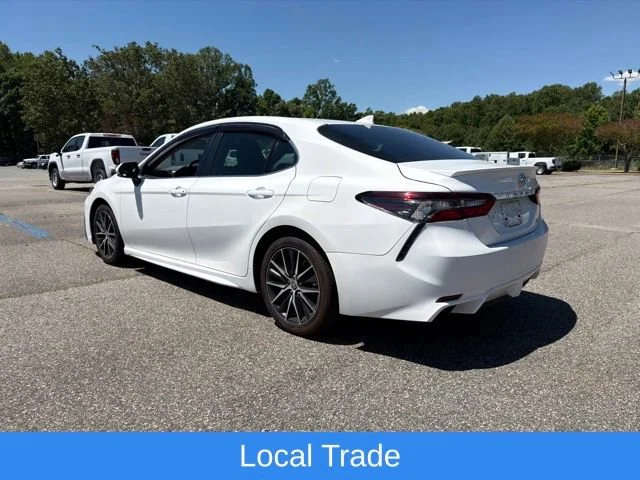 Used 2022 White Toyota SE image 3