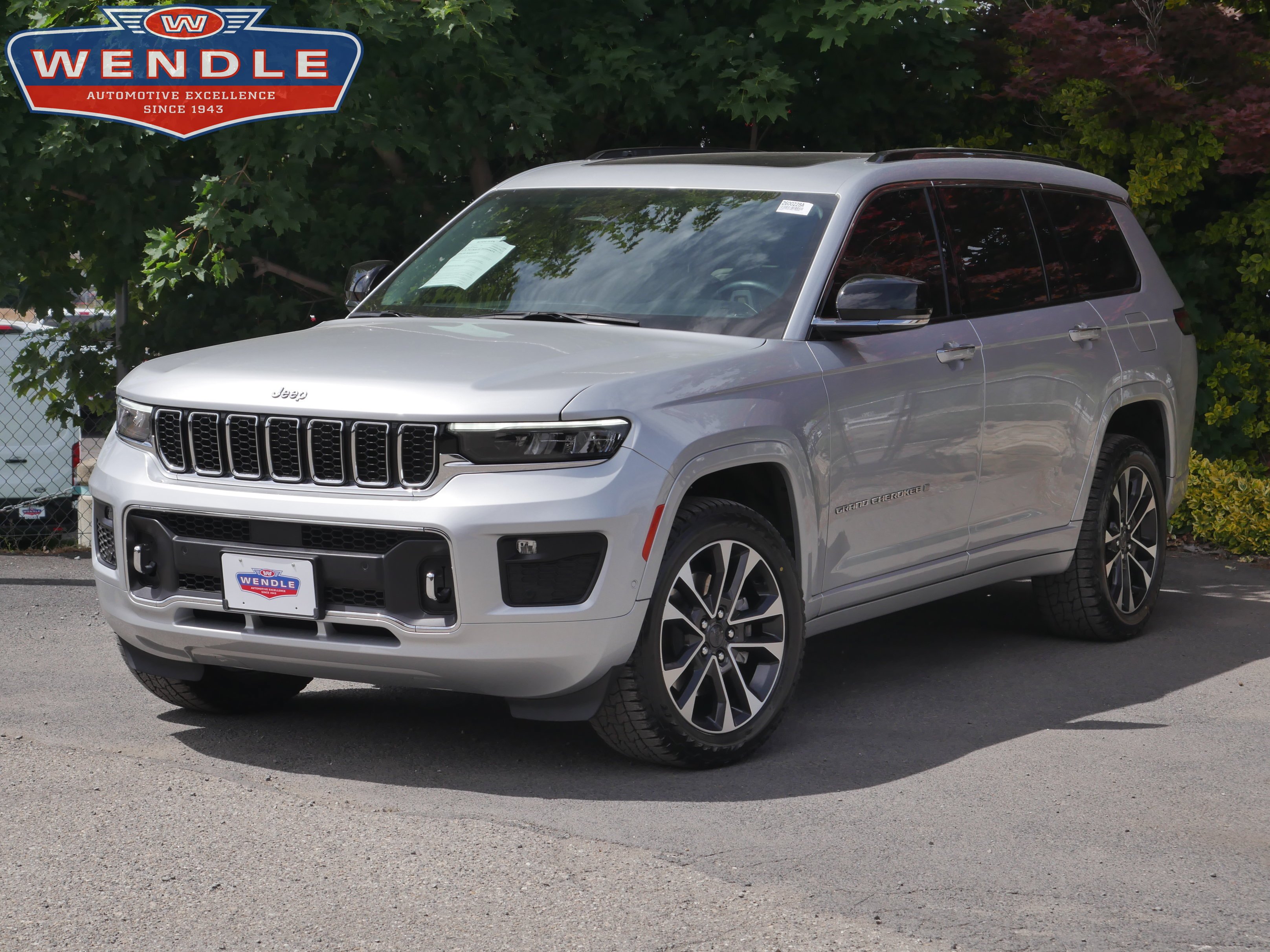 Used 2021 Silver Zynith Jeep Overland image 1