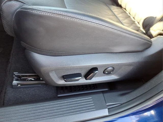 Used 2024 Blue Nissan Platinum image 12