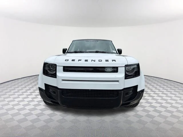Used 2025 White Land Rover 130 P400 X-Dynamic SE image 2