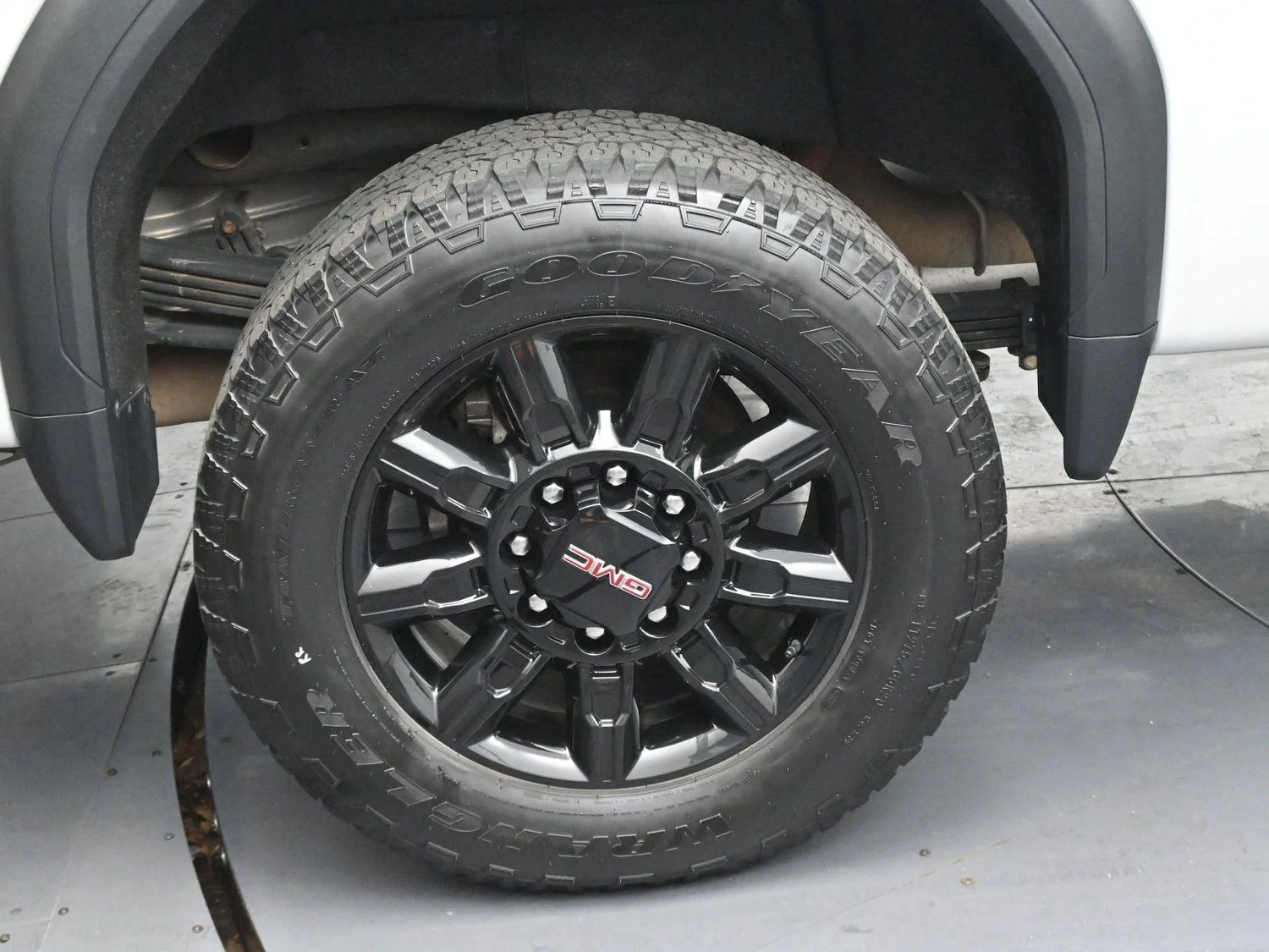 Used 2024 Summit White GMC AT4 image 35