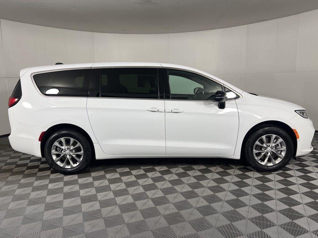 Used 2026 Bright White Clearcoat Chrysler Select image 10