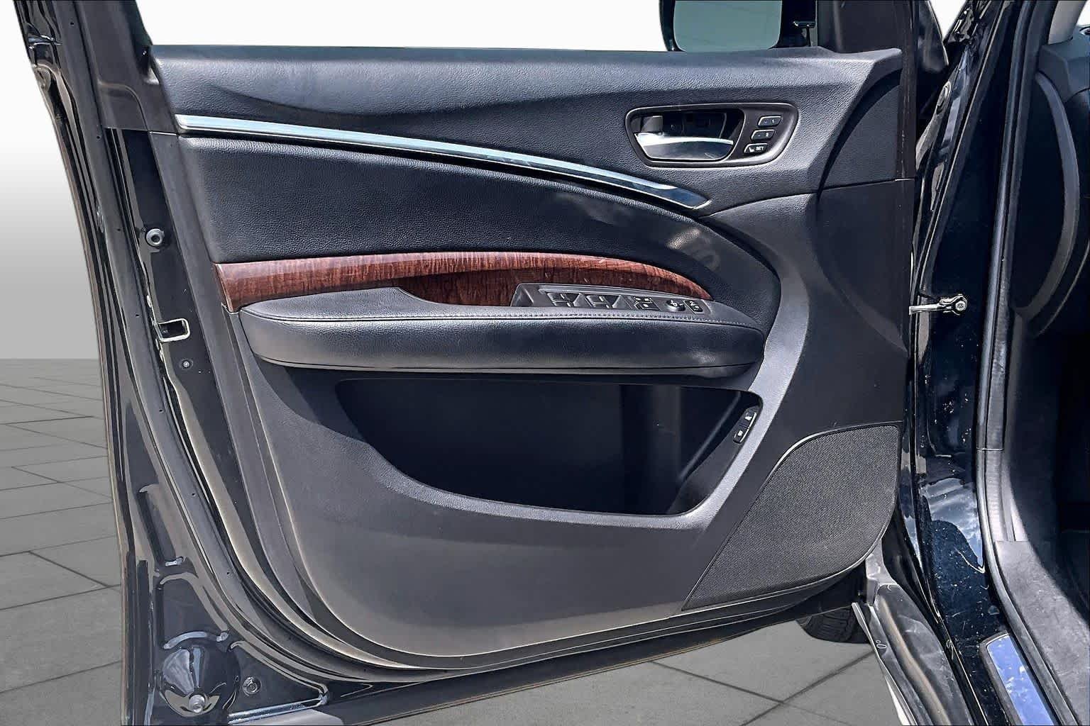 Used 2020 Majestic Black Pearl Acura  image 20