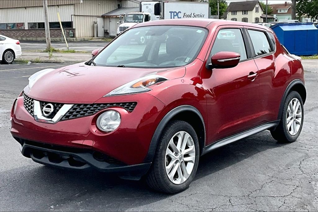 Used 2016 Cayenne Red Nissan S image 2