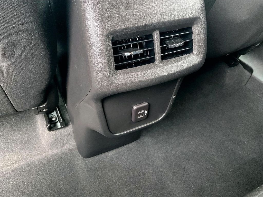 Used 2022 White Chevrolet LT image 25