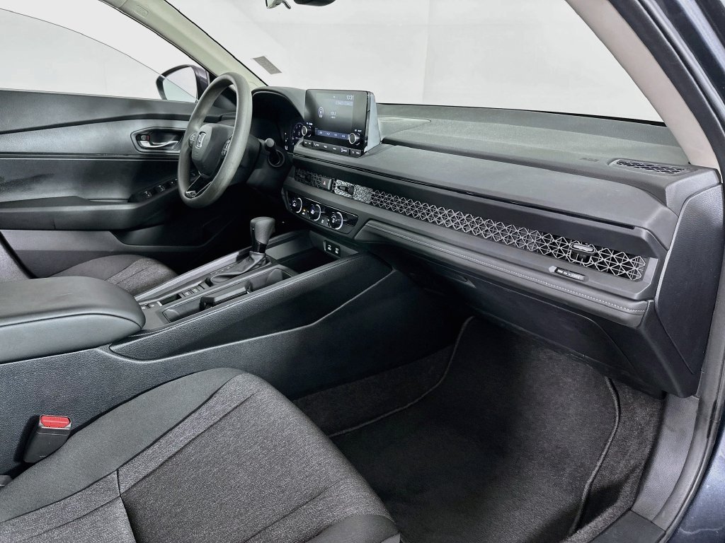 Used 2024  Honda LX image 26