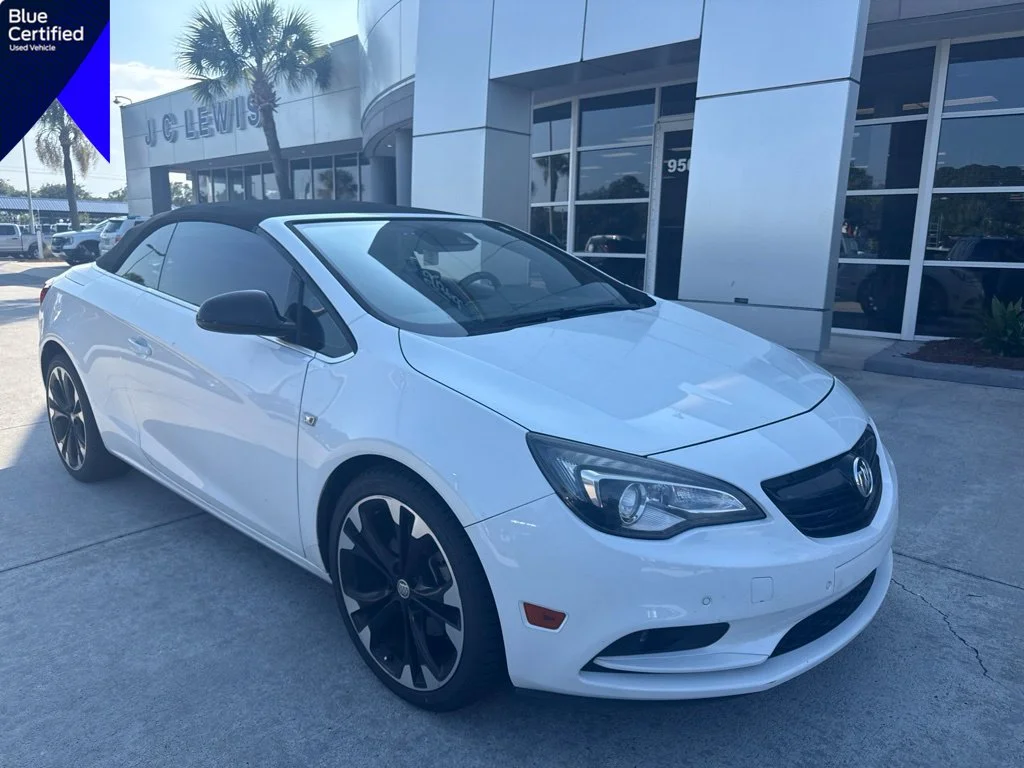 Used 2018 Summit White Buick Sport Touring image 1