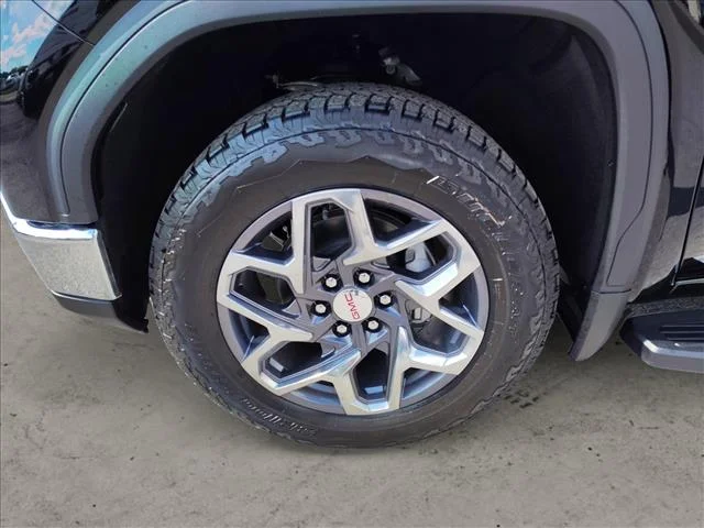 2026 GMC Sierra 1500 SLT - Photo 7
