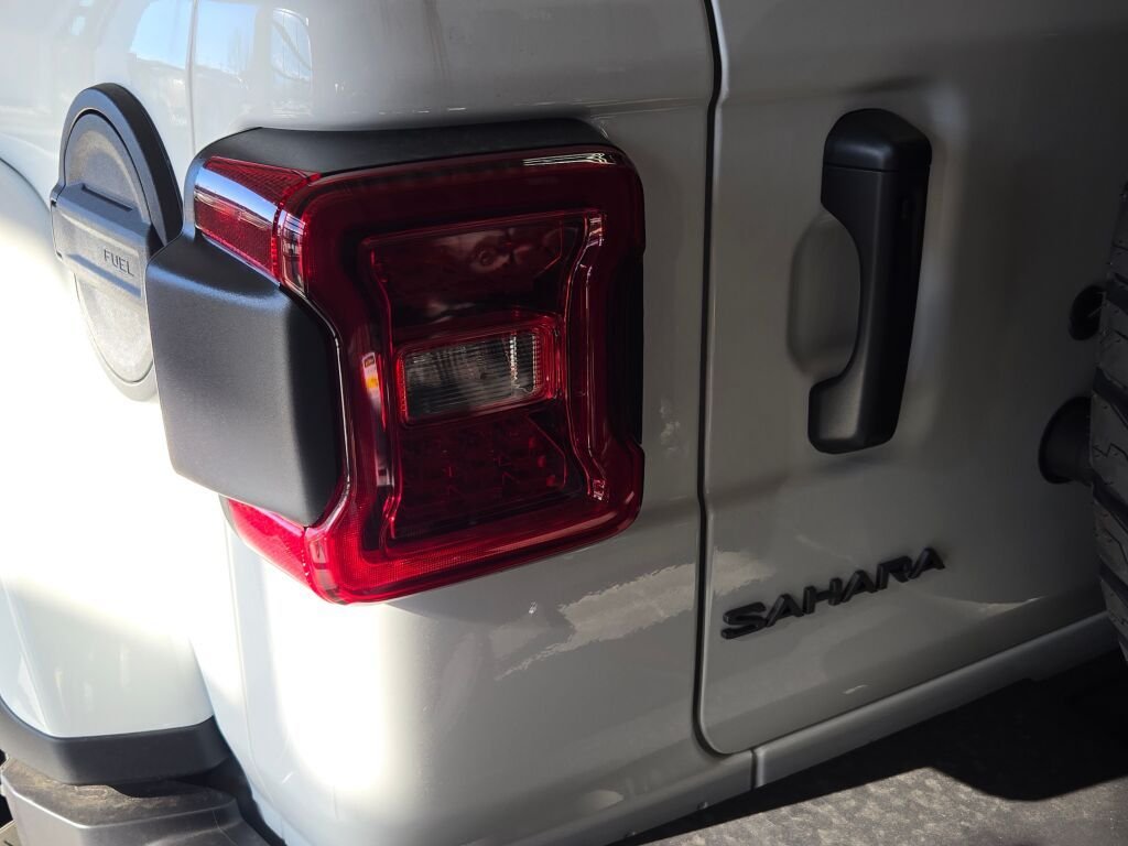 2026 Jeep Wrangler 4-Door Sahara - Photo 13