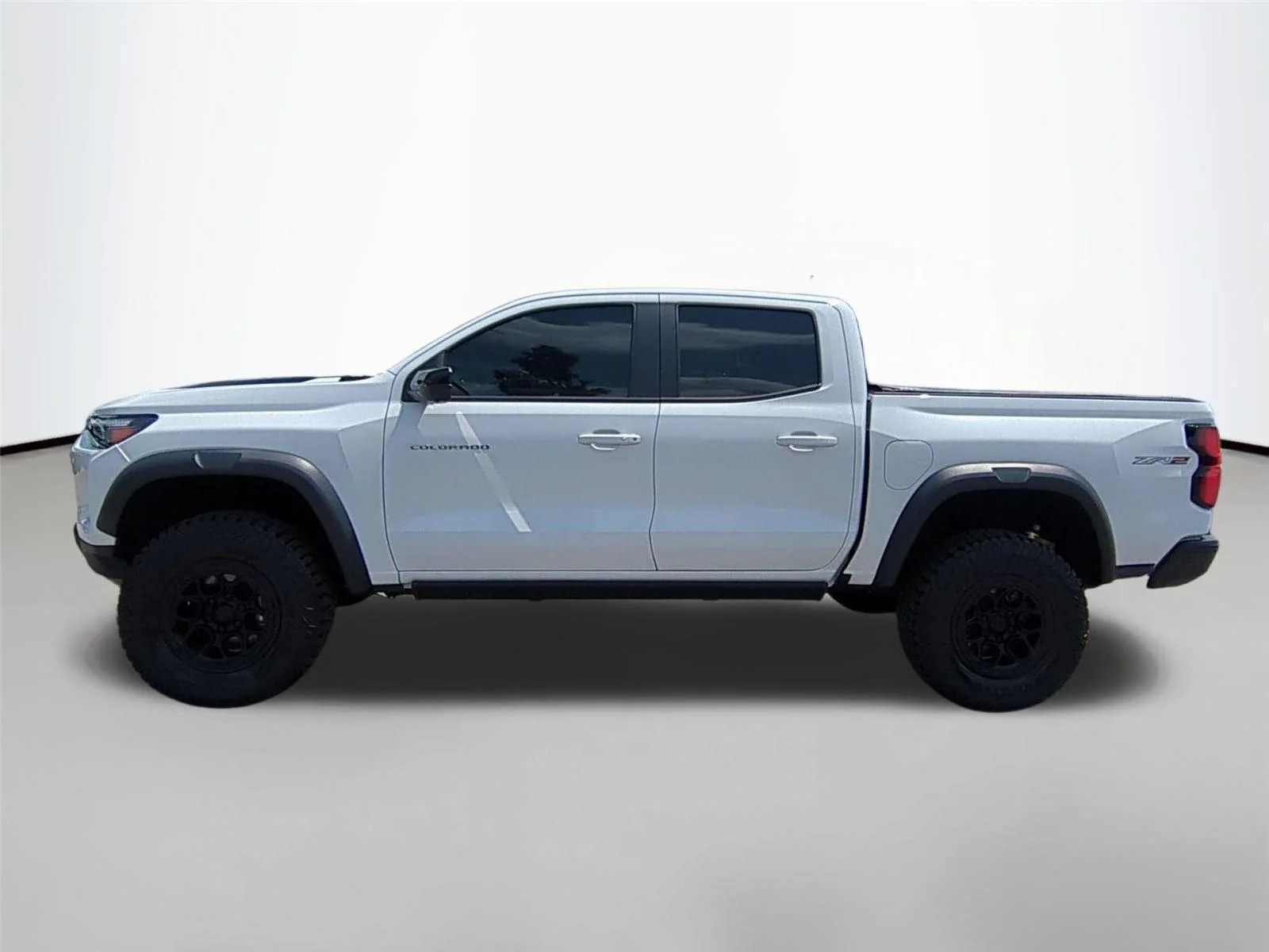 Used 2024 Summit White Chevrolet 4WD ZR2 image 2