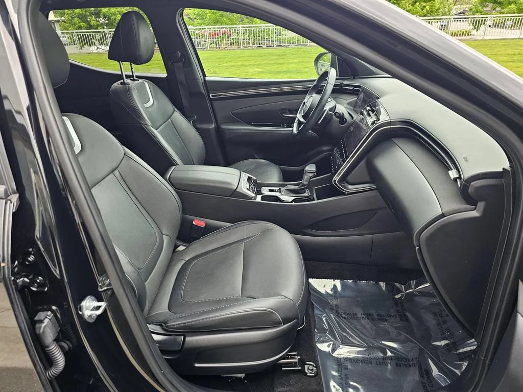 Used 2023  Hyundai Limited image 11