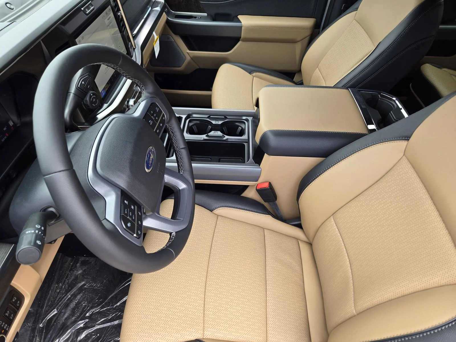 New 2026 Star White Metallic Tri-Coat Ford F-250® Lariat® image 8