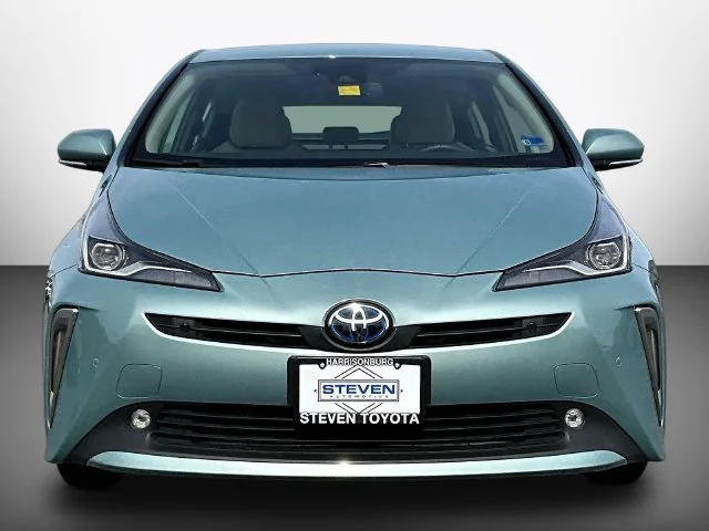 Used 2019 Beige Toyota XLE image 2