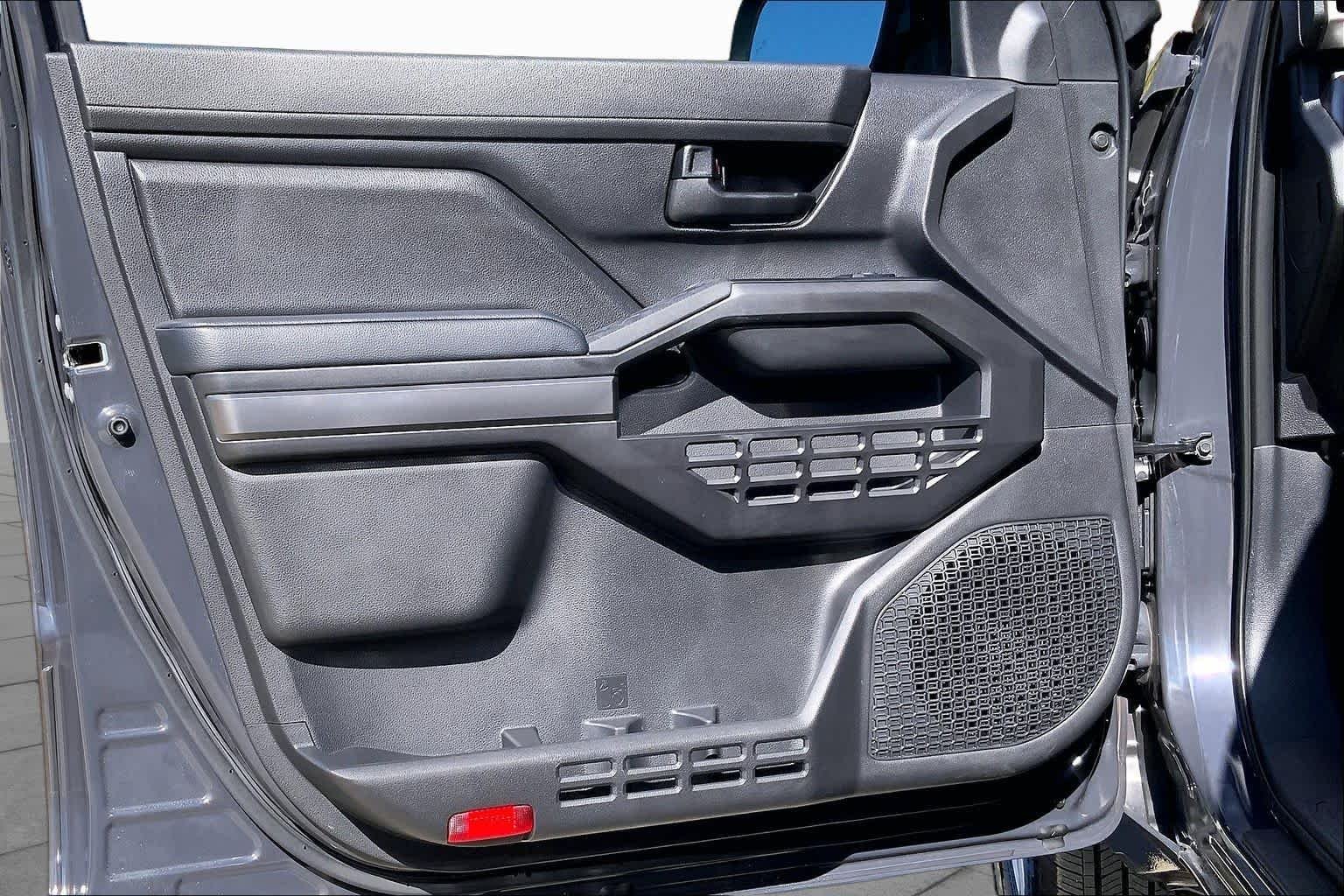 Used 2025 Underground Toyota SR5 image 21