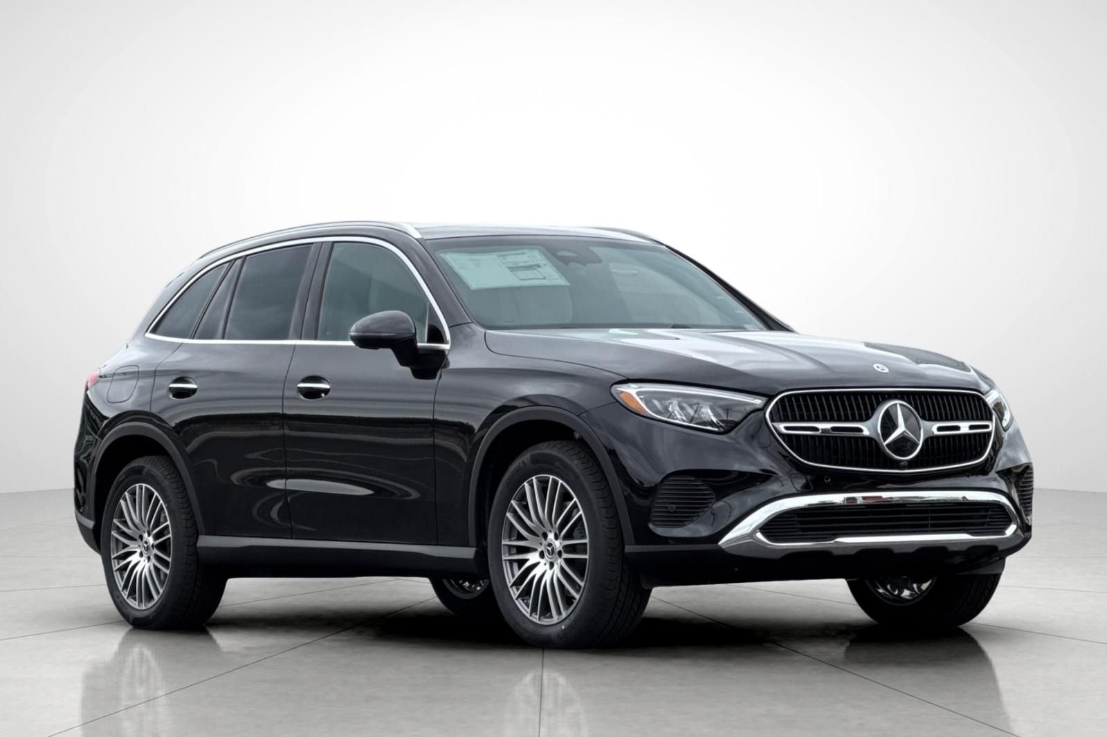 Used 2026 Black Mercedes-Benz GLC 300 image 32