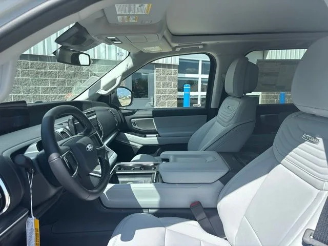 New 2027 Star White Metallic Tri-Coat Ford Platinum image 14