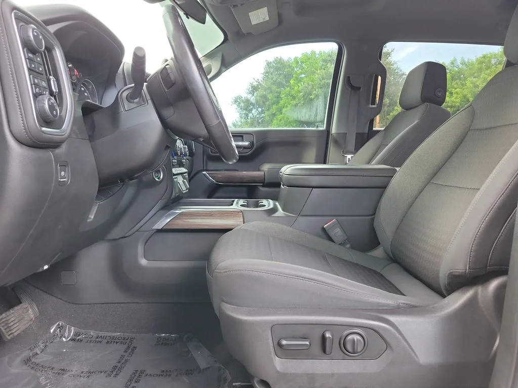 Used 2019 Silver Chevrolet RST image 22