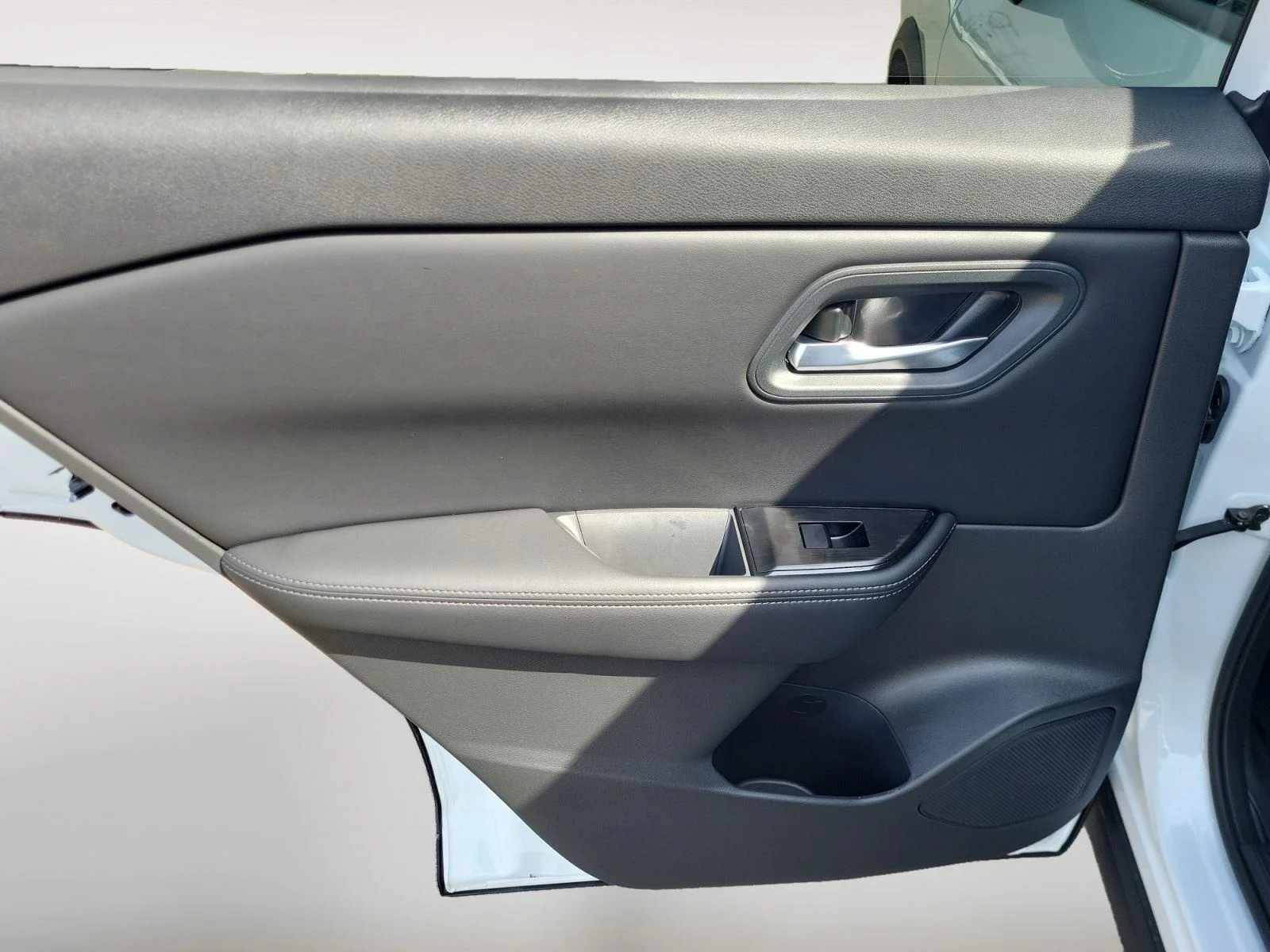 New 2026 Everest White Pearl Tricoat Nissan SV image 18