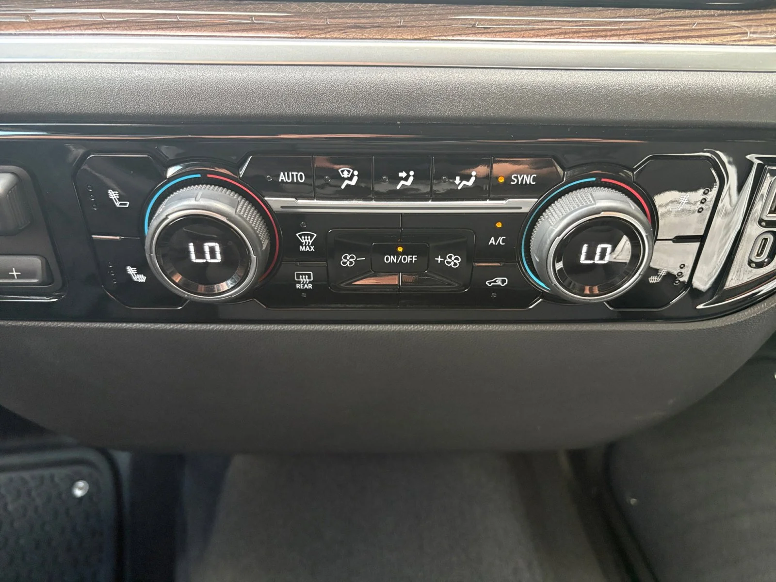 Used 2025 Summit White Chevrolet LT Trail Boss image 16