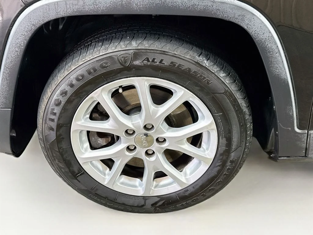 Used 2016 Black Jeep Latitude image 38