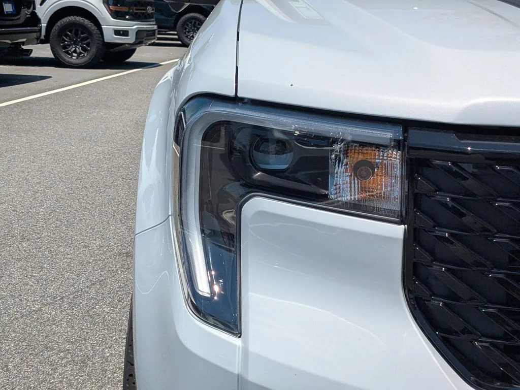 New 2026 Space White Metallic Ford Lariat image 10