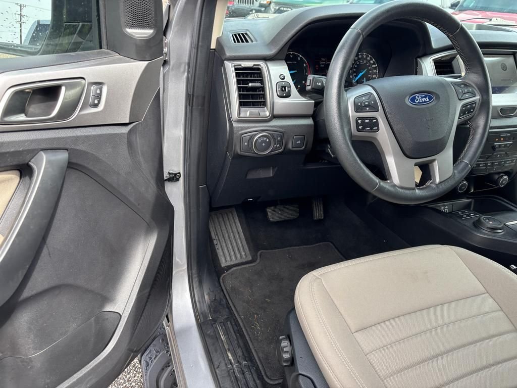 Used 2020 Silver Metallic Ford XLT image 9
